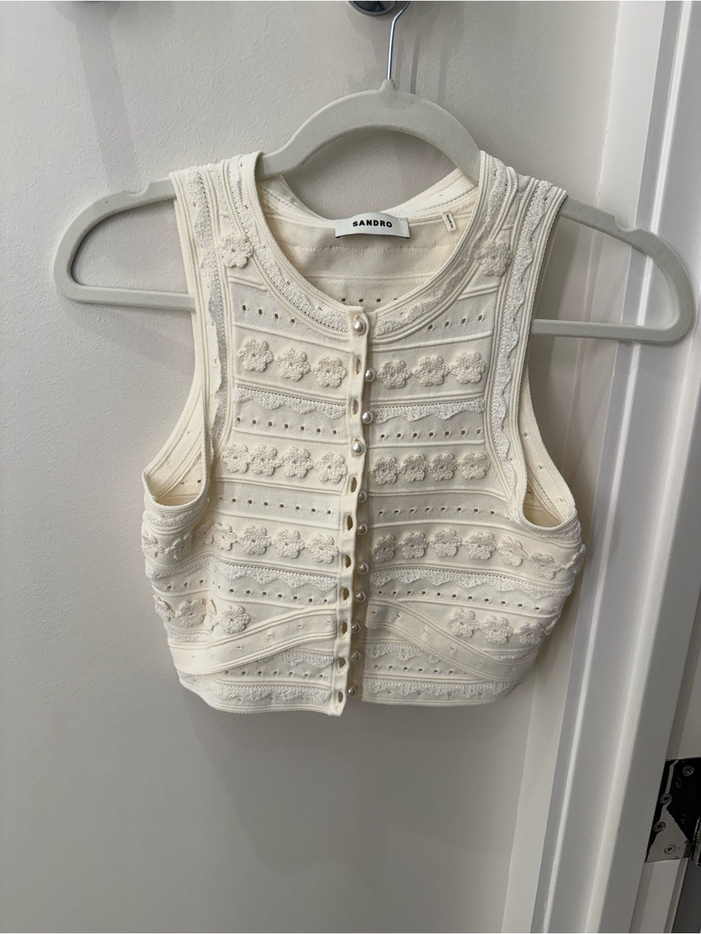 Sandro Sleeveless Cream Crochet Pearl-Button Crop Top - Picture 4 of 7
